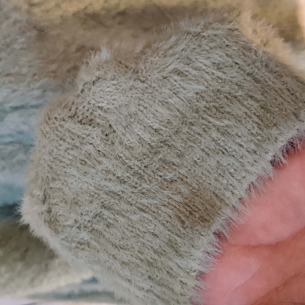 Women's sweater - Picture 2 of 4